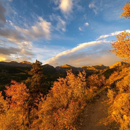 Frontier Mountain Retreat - Monthly Long-Term Vacation Rental 30 Days Minimum -- Estes Park Apts 외부 사진
