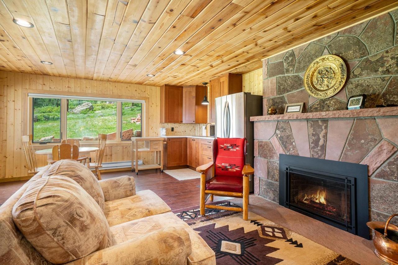 Frontier Mountain Retreat - Monthly Long-Term Vacation Rental 30 Days Minimum -- Estes Park Apts 외부 사진