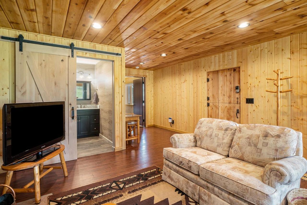Frontier Mountain Retreat - Monthly Long-Term Vacation Rental 30 Days Minimum -- Estes Park Apts 외부 사진