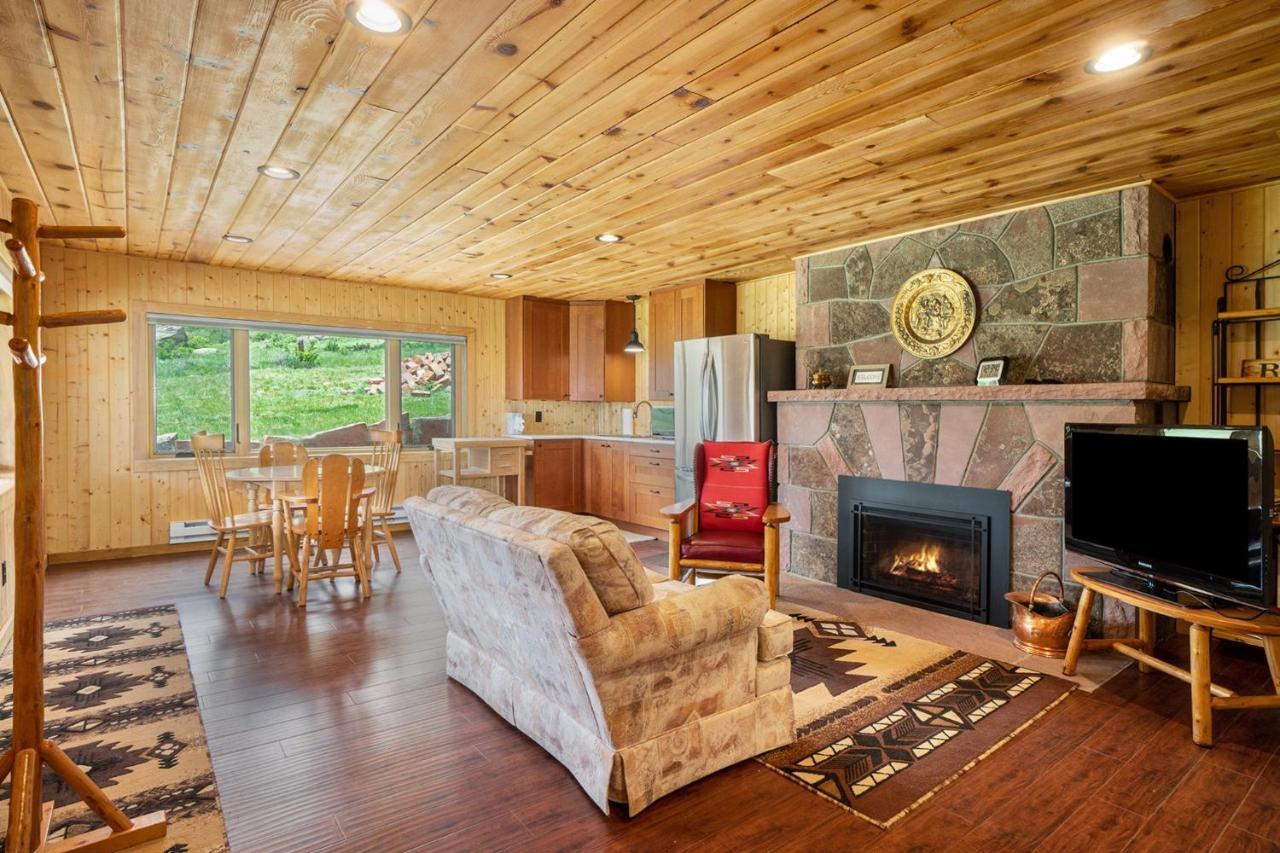 Frontier Mountain Retreat - Monthly Long-Term Vacation Rental 30 Days Minimum -- Estes Park Apts 외부 사진
